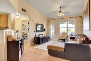 Photo #6: 2144679 Listing