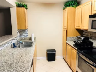 Photo #5: 2144694 Listing