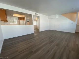 Photo #5: 2144763 Listing 