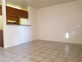 Photo #5: 2144770 Listing