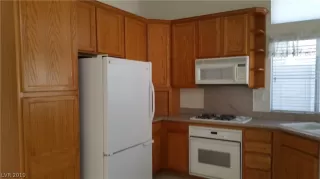 Photo #4: 2144781 Listing 