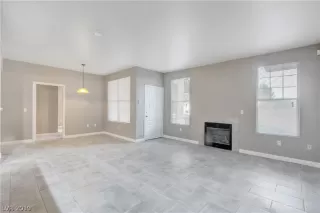 Photo #1: 2144817 Listing