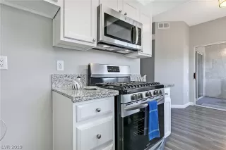 Photo #2: 2144843 Listing