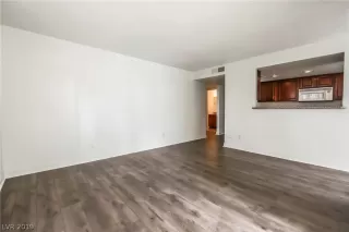 Photo #6: 2144941 Listing