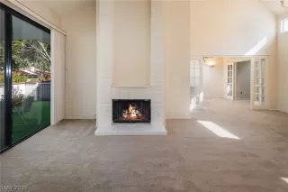 Photo #5: 2144961 Listing 