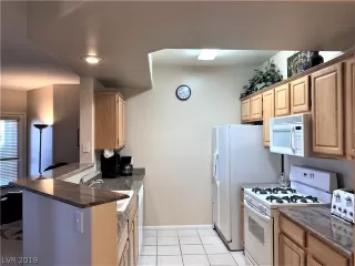 Photo #3: 2145018 Listing 