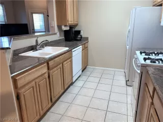 Photo #6: 2145018 Listing 