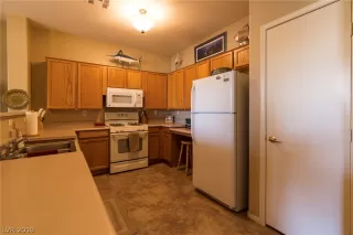 Photo #3: 2145037 Listing 
