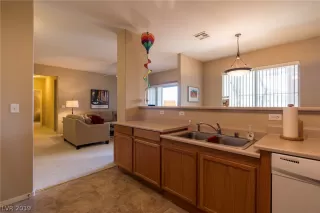 Photo #4: 2145037 Listing 