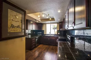 Photo #6: 2145049 Listing