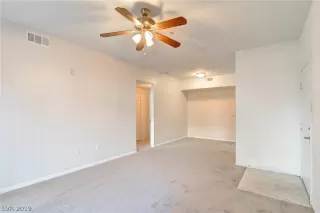 Photo #4: 2145064 Listing