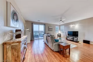 Photo #4: 2145111 Listing