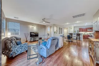 Photo #5: 2145111 Listing