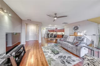 Photo #6: 2145111 Listing