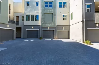 Photo #3: 2145113 Listing