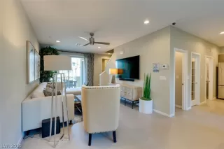 Photo #5: 2145113 Listing