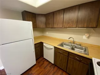 Photo #6: 2145121 Listing 