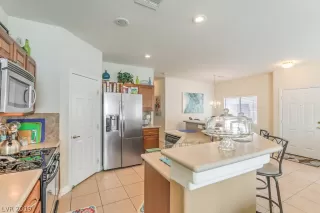 Photo #6: 2145161 Listing