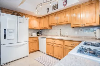 Photo #1: 2145174 Listing