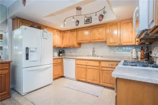 Photo #2: 2145174 Listing