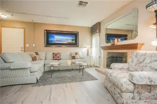 Photo #5: 2145174 Listing