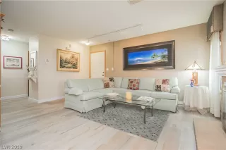 Photo #6: 2145174 Listing