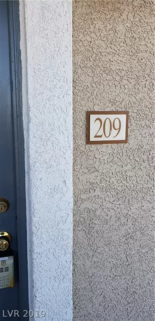 Photo #2: 2145176 Listing 