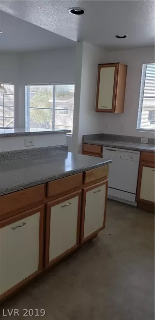 Photo #4: 2145176 Listing 