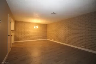 Photo #4: 2145243 Listing 