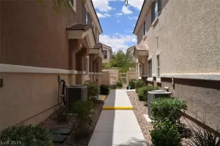 Photo #1: 2145257 Listing