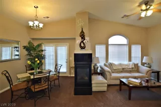 Photo #6: 2145257 Listing