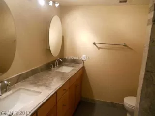 Photo #5: 2145269 Listing 