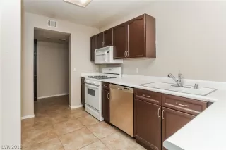 Photo #6: 2145301 Listing