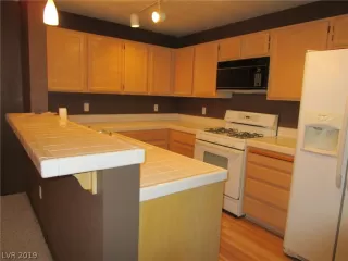 Photo #4: 2145313 Listing 