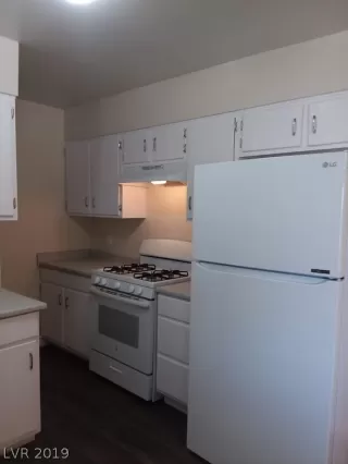 Photo #4: 2145327 Listing 