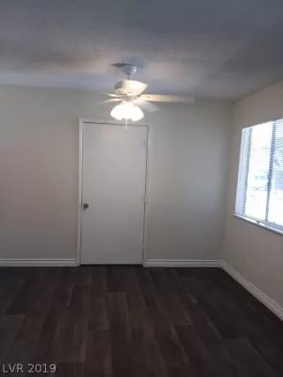 Photo #5: 2145327 Listing 