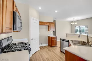 Photo #6: 2145328 Listing