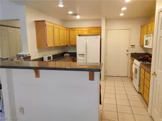 Photo #4: 2145331 Listing