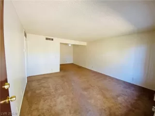 Photo #1: 2145341 Listing