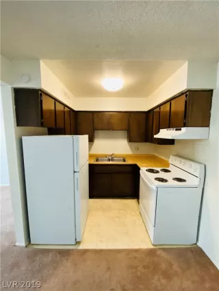 Photo #3: 2145341 Listing