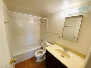 Photo #6: 2145341 Listing
