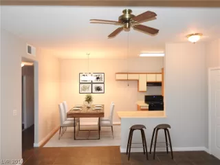 Photo #4: 2145377 Listing