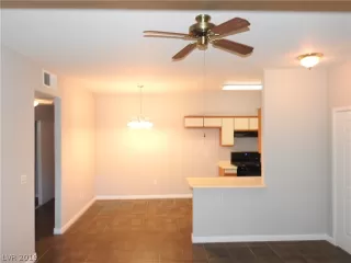 Photo #5: 2145377 Listing