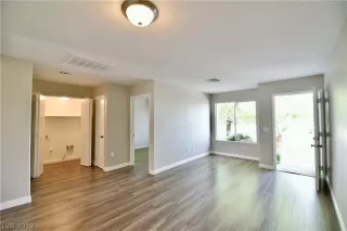 Photo #1: 2145444 Listing