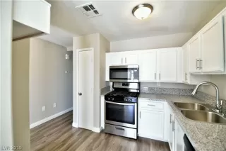 Photo #2: 2145444 Listing