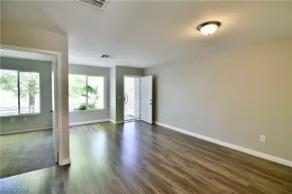 Photo #3: 2145444 Listing