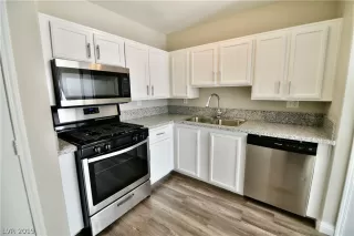 Photo #4: 2145444 Listing