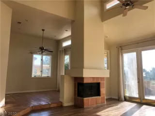 Photo #4: 2145467 Listing