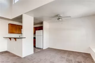 Photo #4: 2145499 Listing