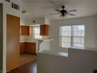 Photo #4: 2145543 Listing